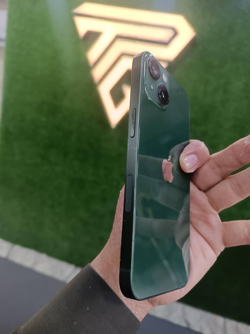 Apple iPhone 13 1