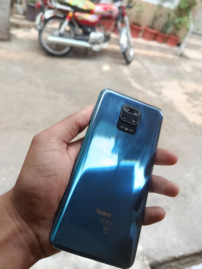 Xiaomi Redmi Note 9S 0