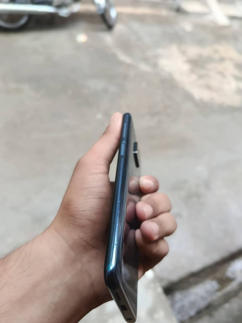 Xiaomi Redmi Note 9S 3