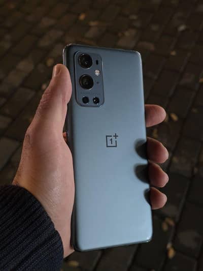 One Plus 9 Pro sim chal Rahi ha 24ram 256gb storage