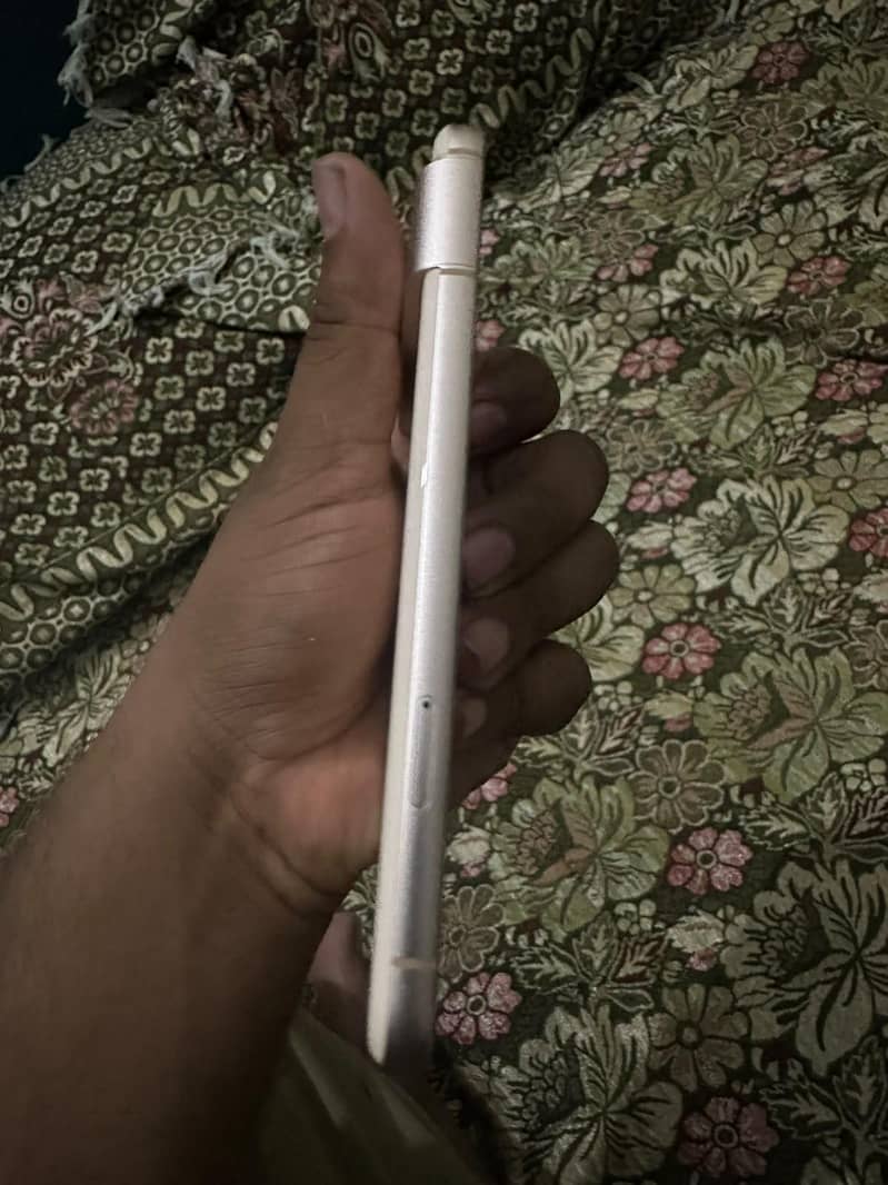 Google Pixel 8 2