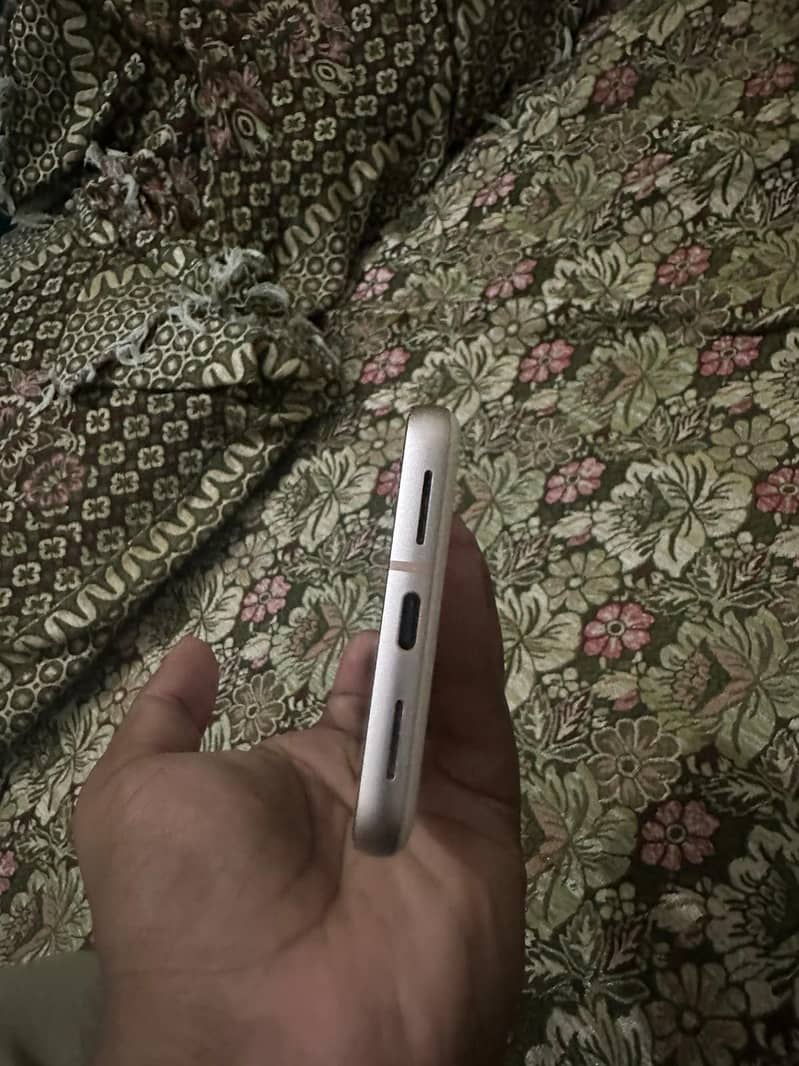 Google Pixel 8 3
