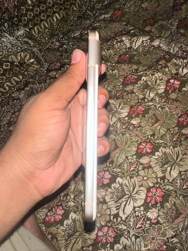 Google Pixel 8 7