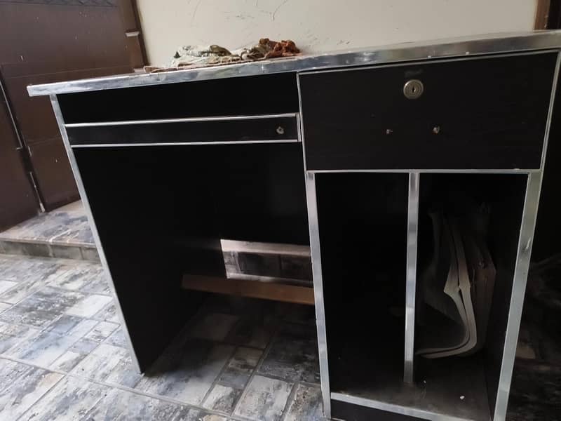 Office Table 0