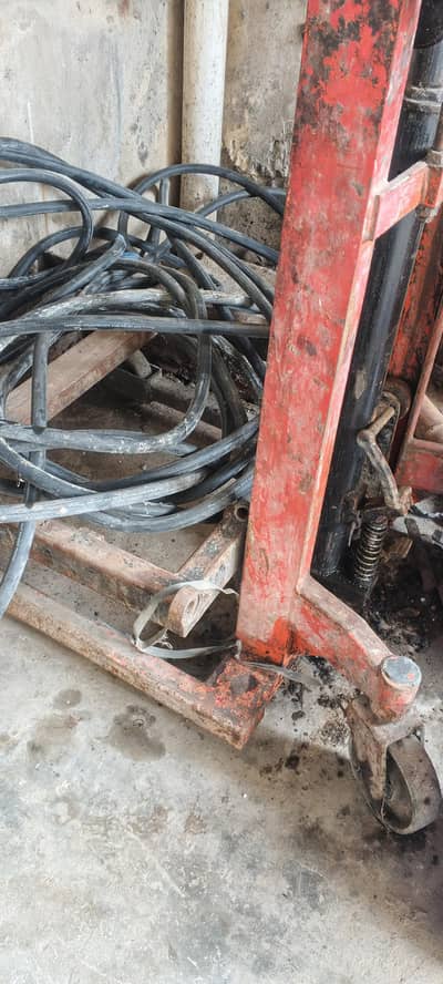 big lifter working