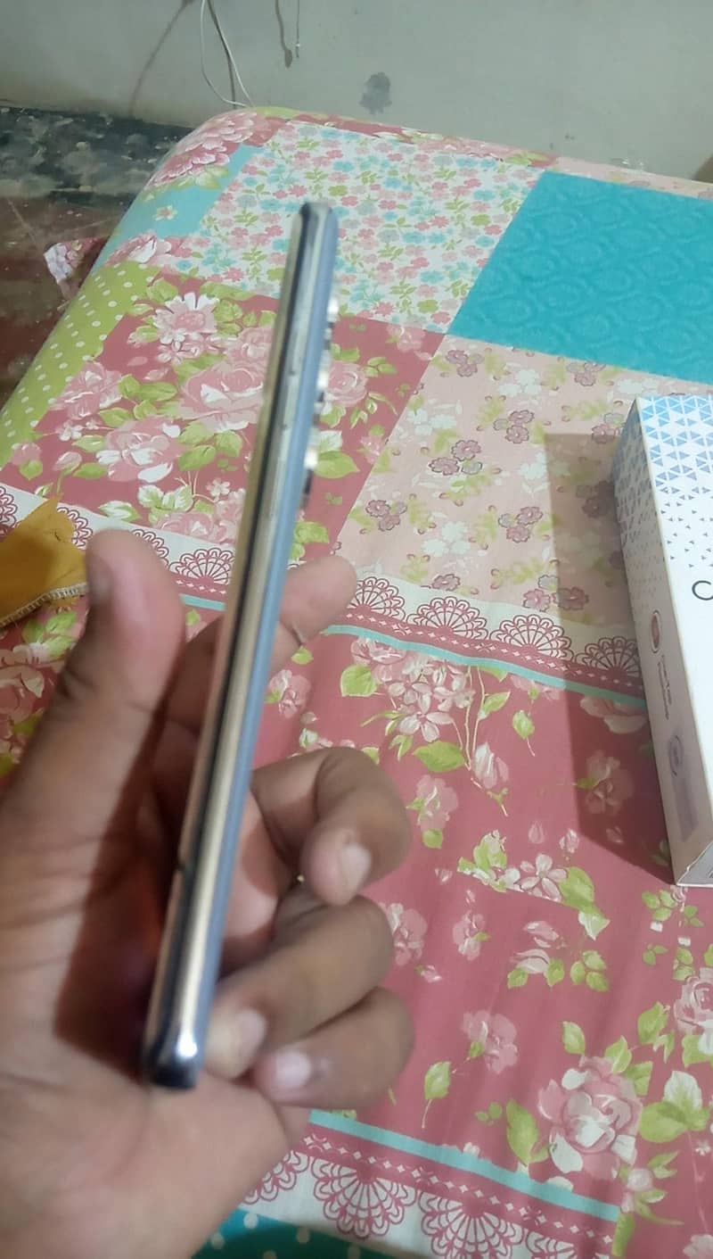Tecno CAMON 40 Pro 4