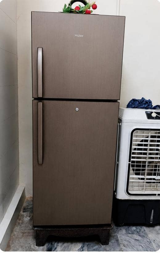 REFRIGERATOR 0