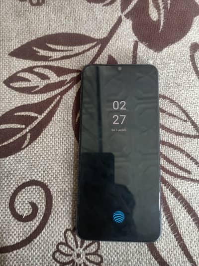 Vivo V21e complete box all ok back Minor see crack haii