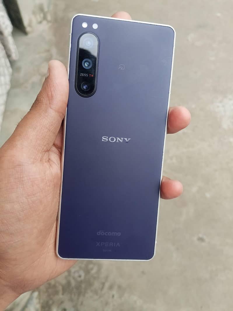 Sony Experia 5 Mark 4 0