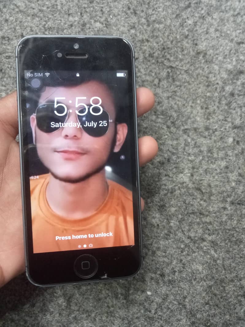 Apple iPhone 5s 1