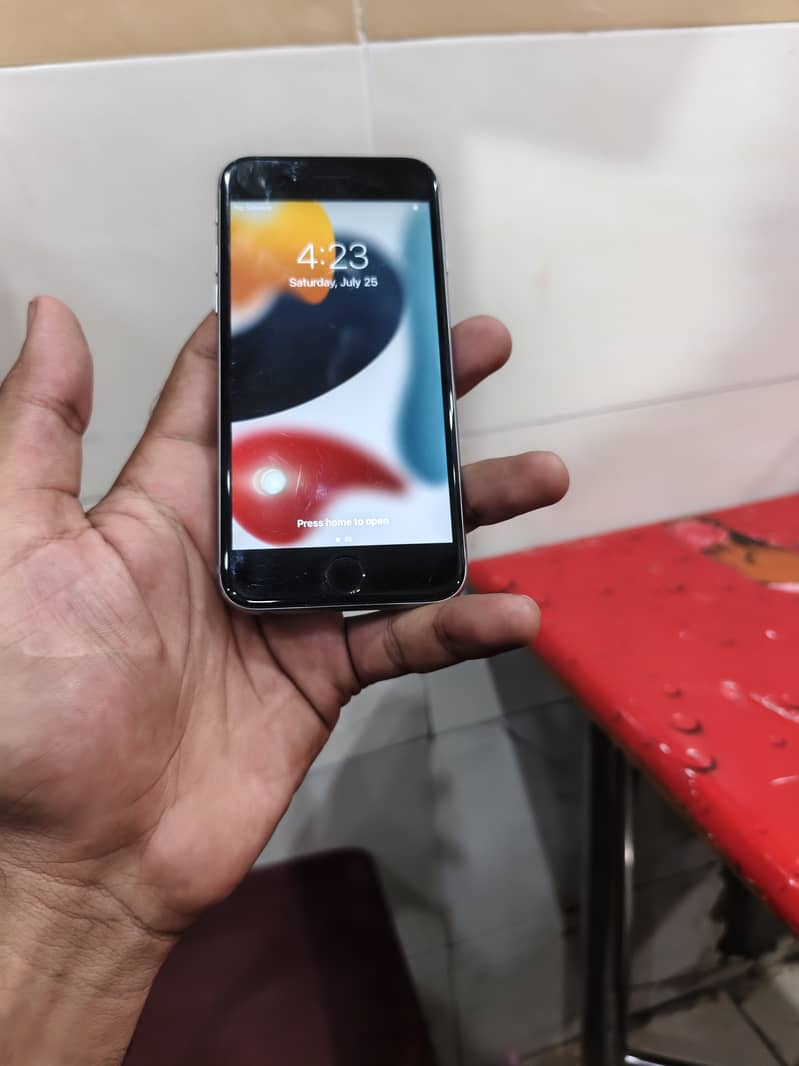 Apple iPhone 6S 1