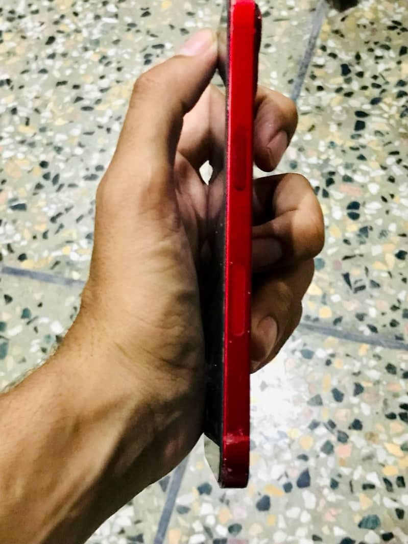 Apple iPhone 13 4