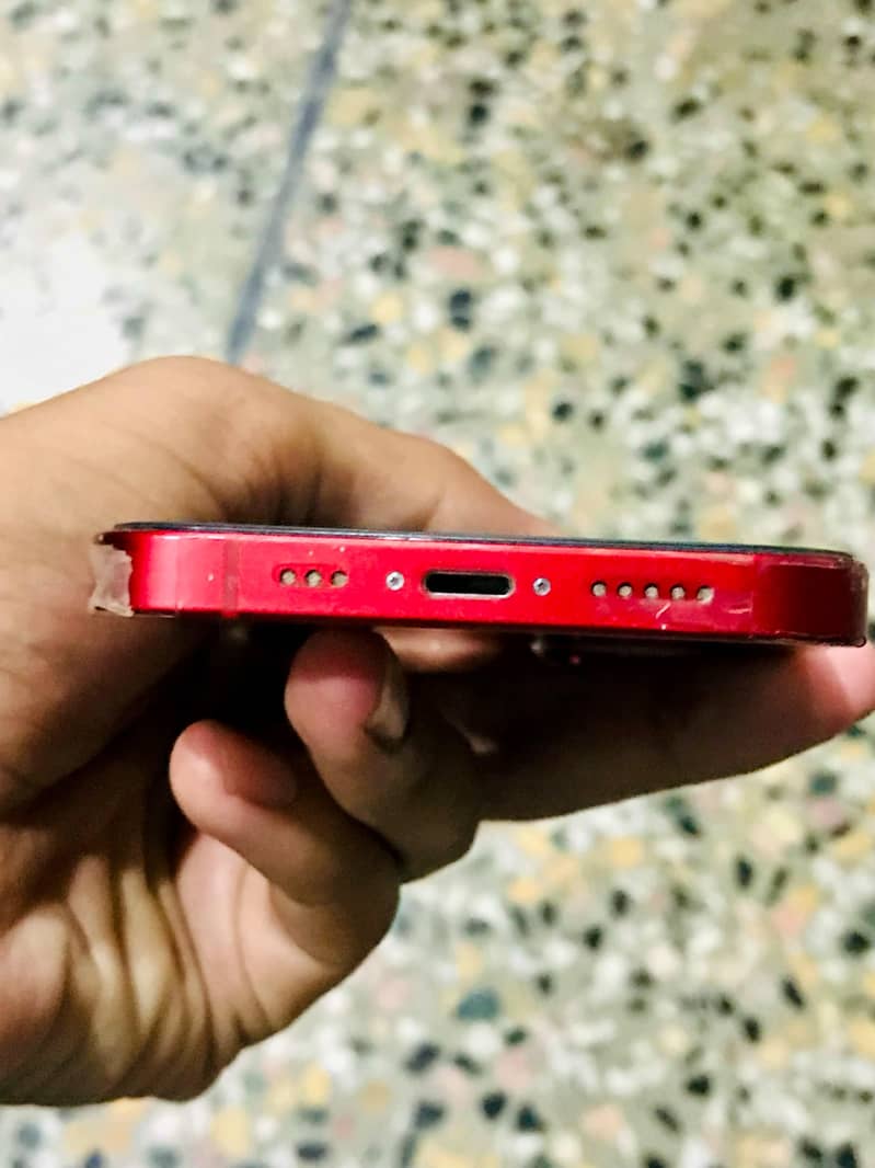 Apple iPhone 13 5