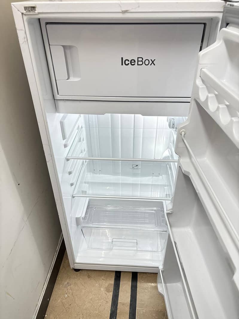 Mini Fridge 1