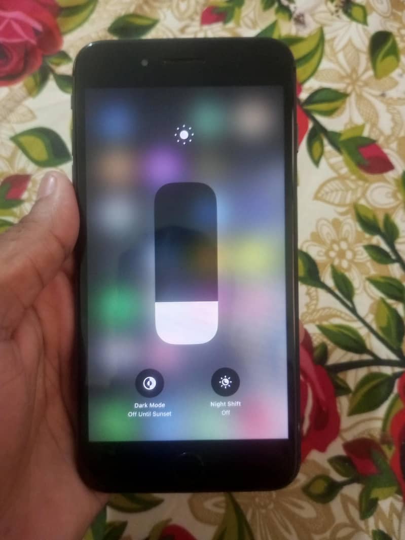 Apple iPhone 8 Plus 1