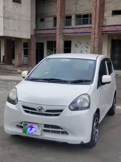 Daihatsu Mira 2012