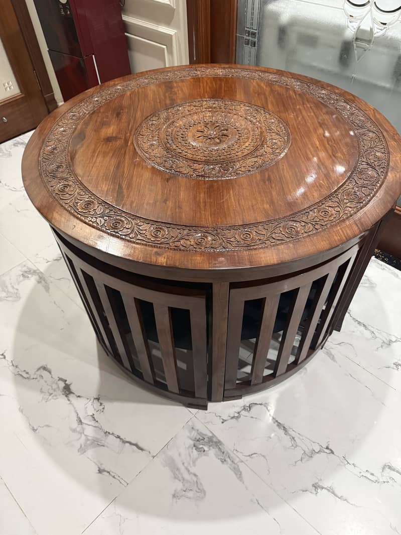 COMPACT DINING TABLE FOR SIX 0