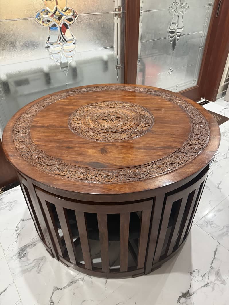 COMPACT DINING TABLE FOR SIX 5