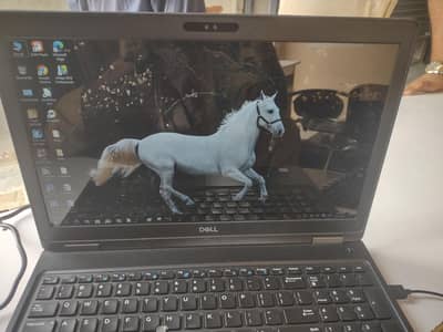 Dell presicion 3530 i5 8th gen 8/256