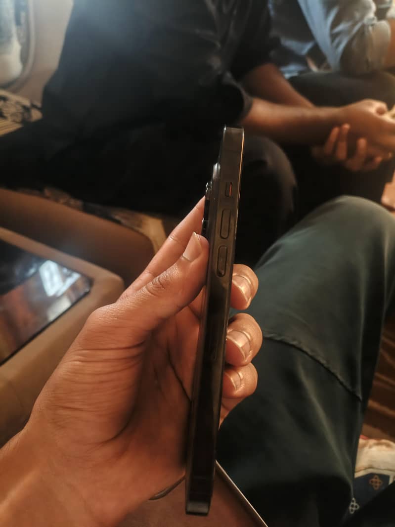 Apple iPhone 14 Pro 1