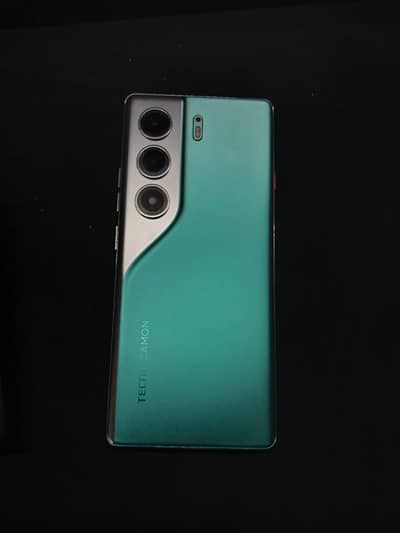 Tecno CAMON 40 Pro