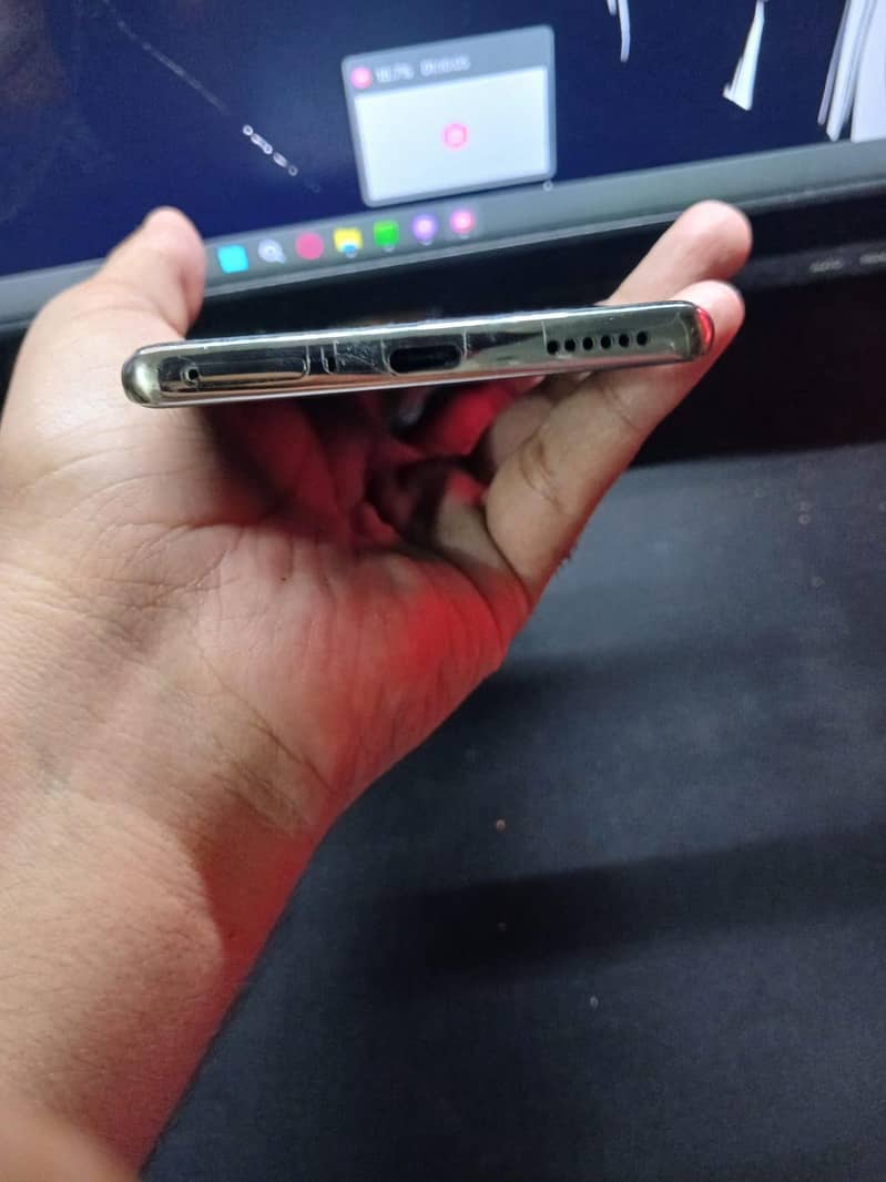 Tecno CAMON 40 Pro 9