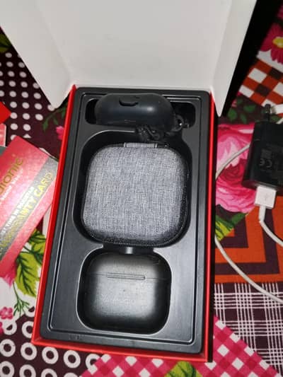 Audionic Airbirds Compelete saman hai
