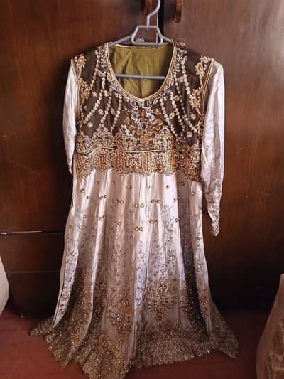 second hand wear dressing