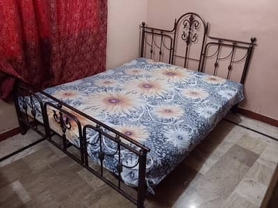 Master King Size Bed With Foam