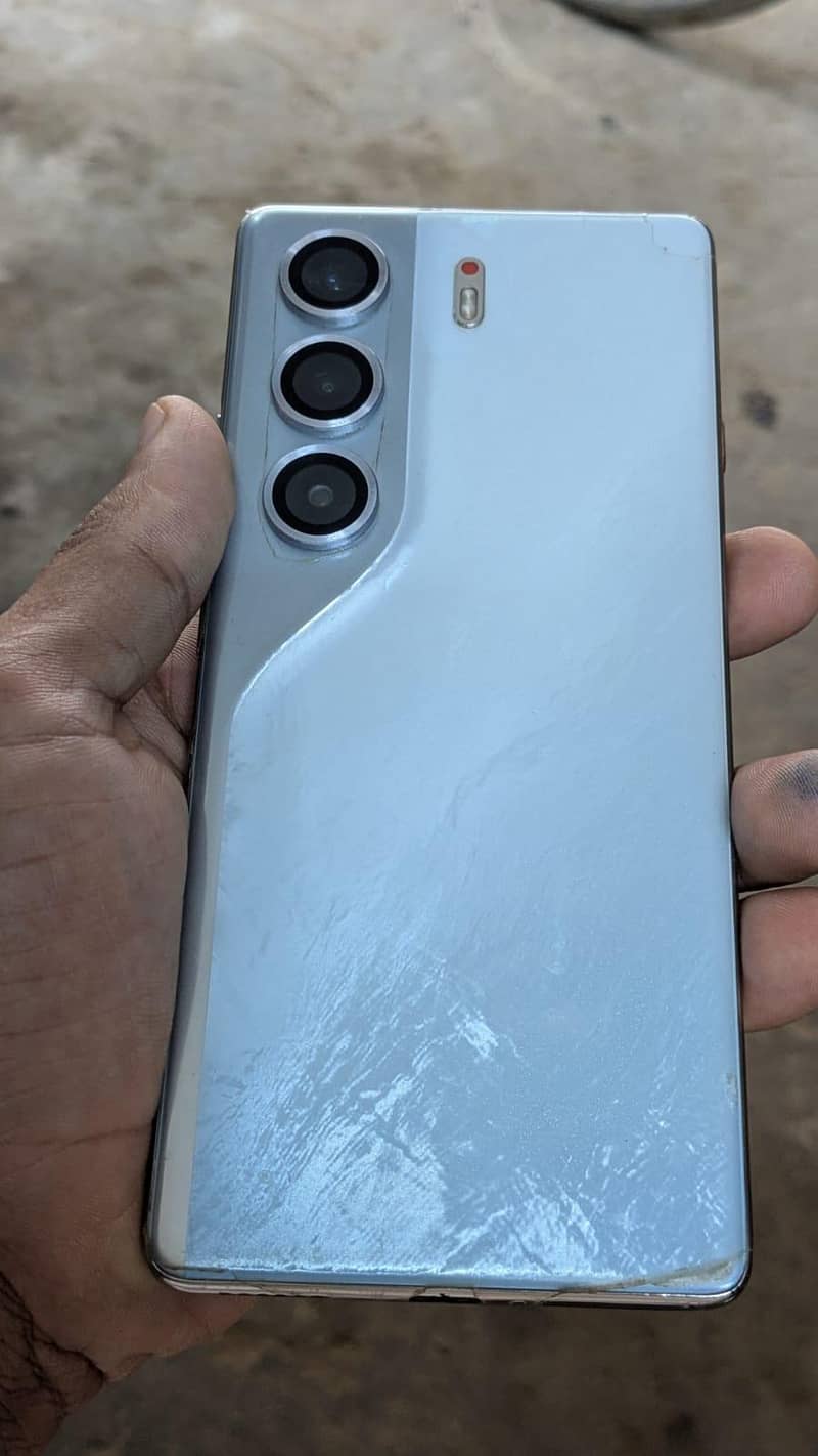 Tecno CAMON 40 0