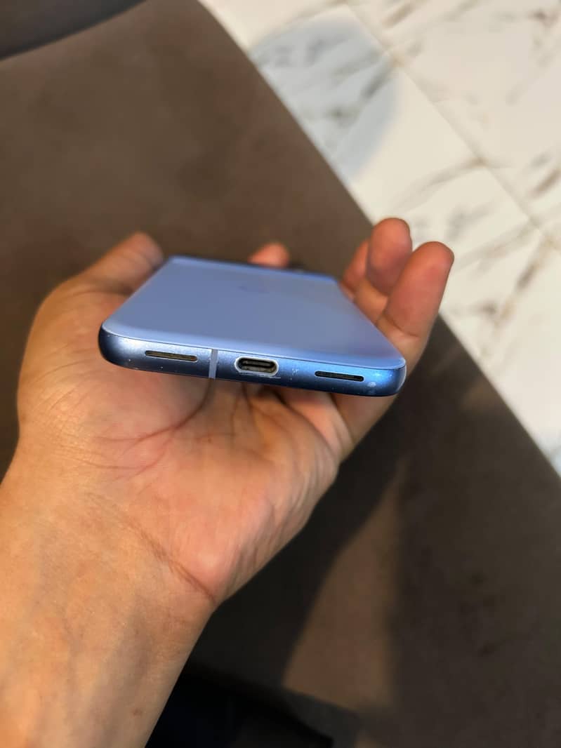 Google Pixel 8a 4