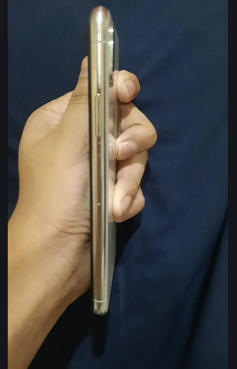 Apple iPhone X 3