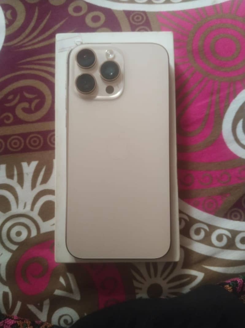 Apple iPhone 16 Pro Max 3