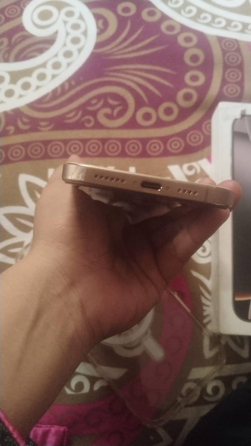 Apple iPhone 16 Pro Max 5