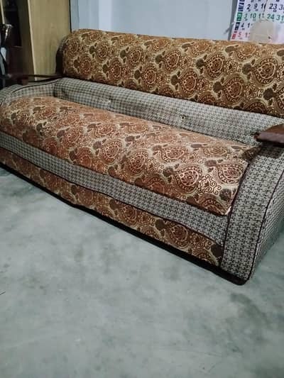 5-Seater Sofa Set (3+1+1) – Excellent Condition