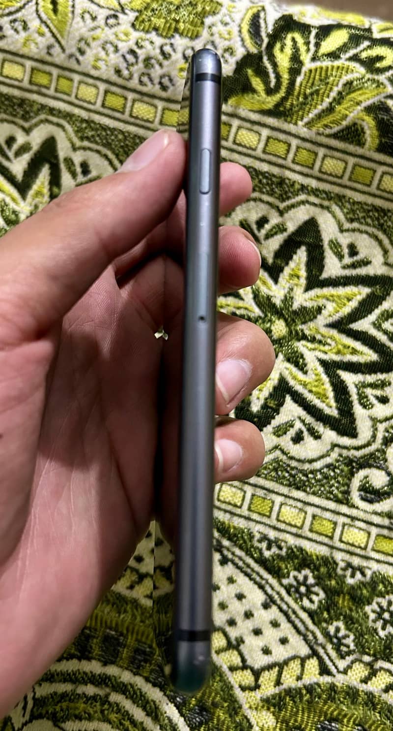 Apple iPhone 8 5