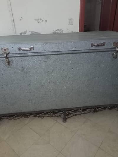 galvanized steel chest/box