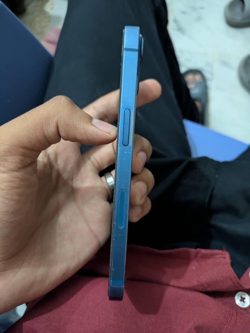 Apple iPhone 13 3