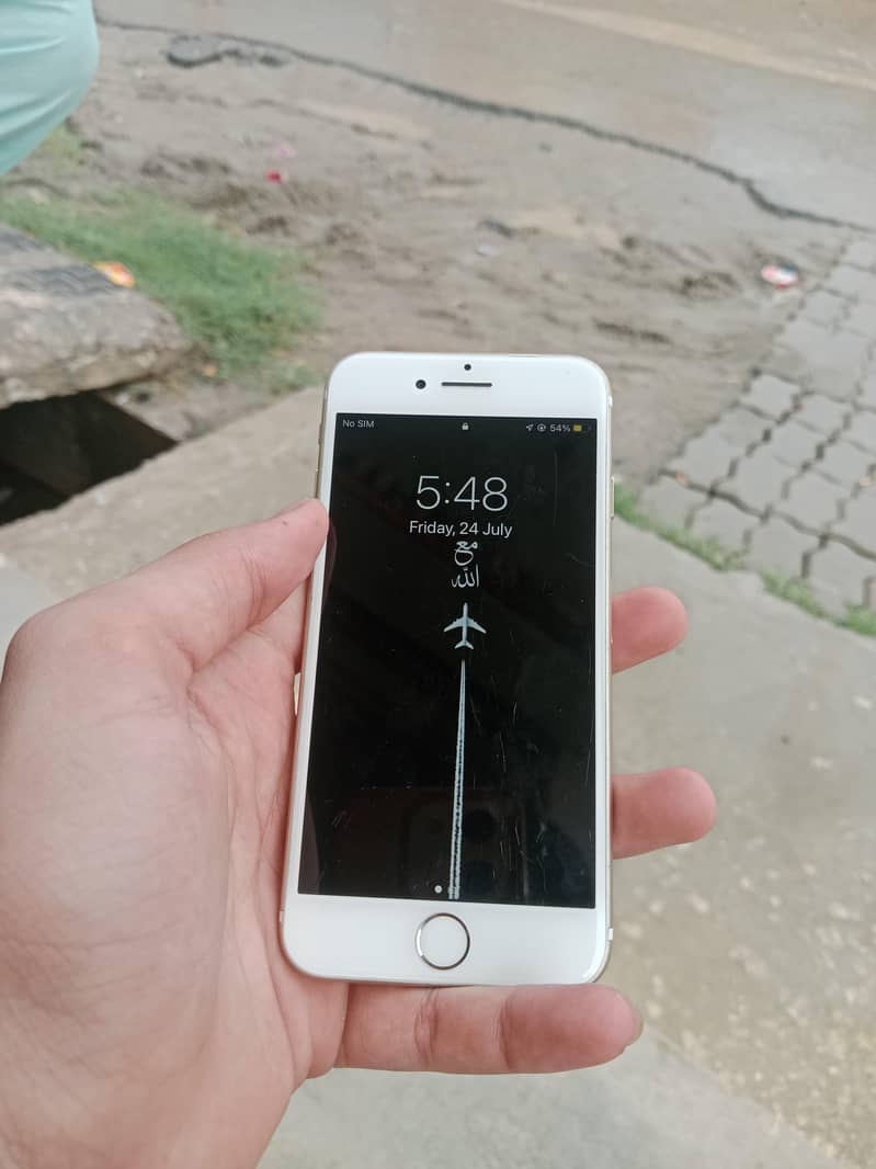 Apple iPhone 7 0