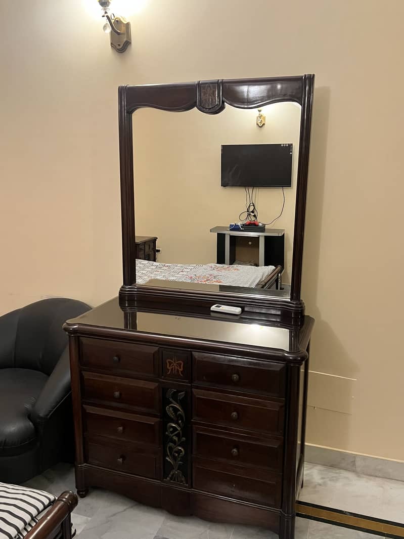 King size bed available solid wood 0