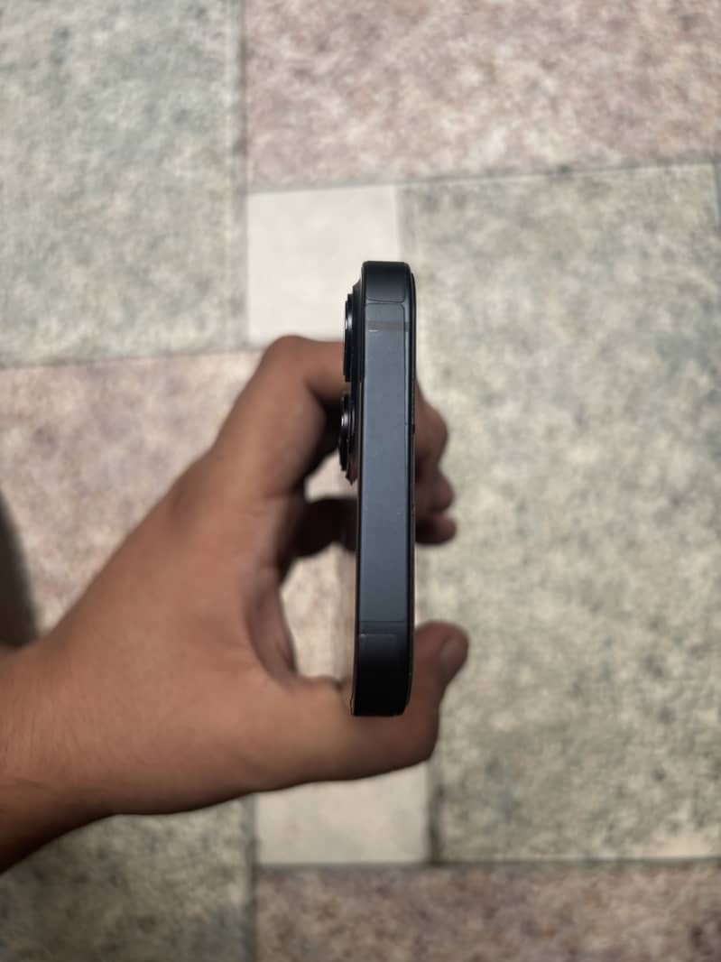 Iphone 13 JV 3