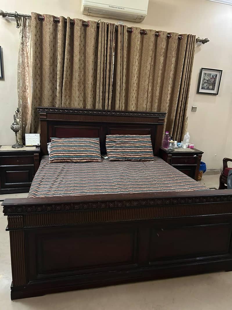 Solid Wooden Bed Set with Dressing Table 4