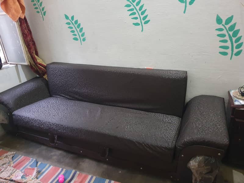 cumbed sofa 0