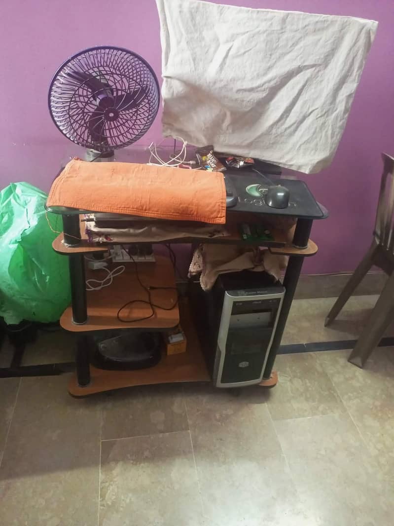 Computer Tables 4