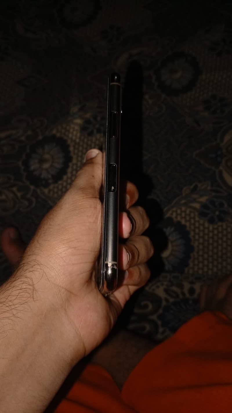 IPhone 11 Pro 1