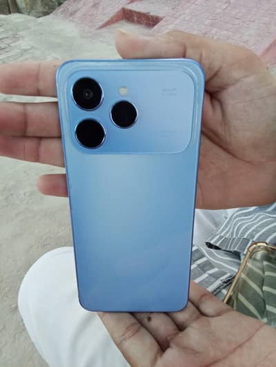 Tecno sprak 40