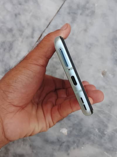 One Plus 9R