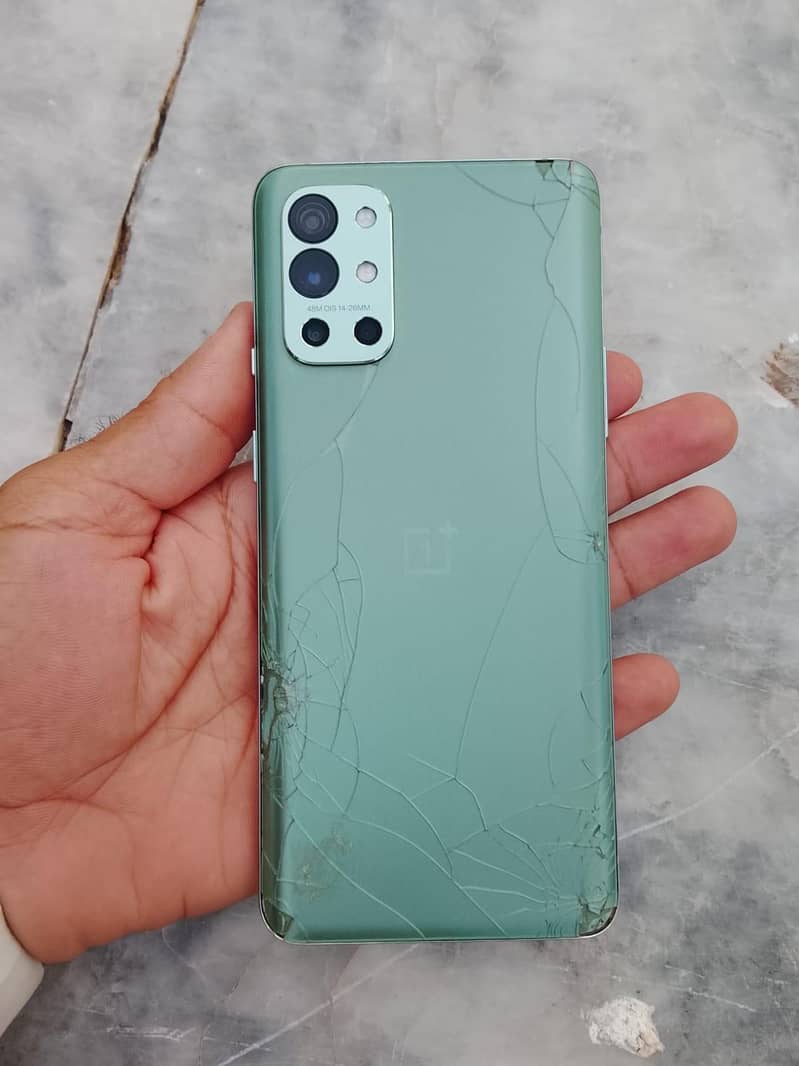 One Plus 9R 1
