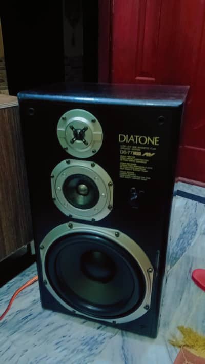 5.1 Channel Pioneer Amplifier with Diatone Speakers