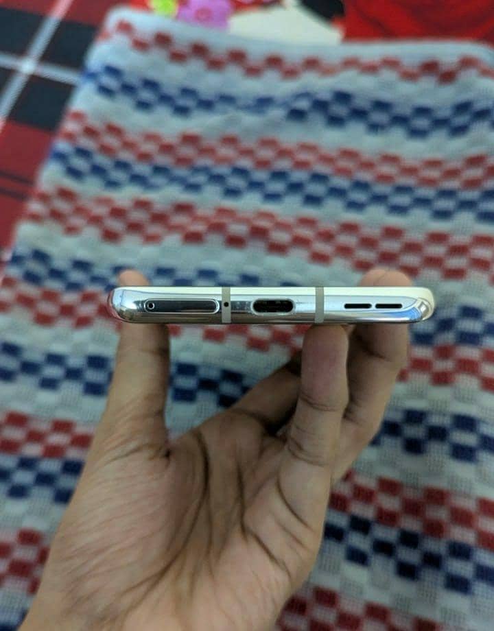 One Plus 8 5